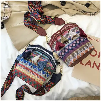 Rahat El Dokuma Hobo Crossbody Etnik saman torbaları Kadın Çanta Retro Flap Rattan Hasır Plaj Püskül Kadın postacı çantası