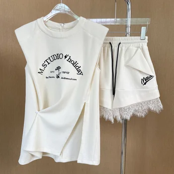 Yeni 2022 Koleksiyonu Kolsuz Yastıklı Omuz Nakış düzensiz T Shirt Streç Dantel Şort İki Parçalı Set GF469